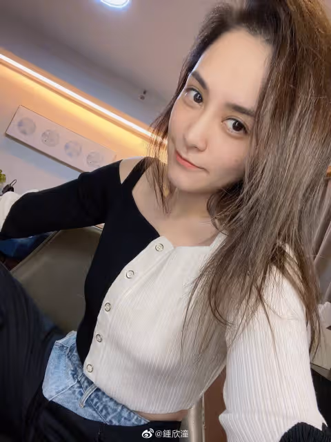 阿嬌曬V臉照瘦出新高度　網民：禁止用美貌殺我