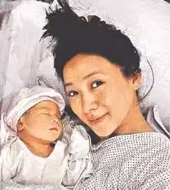 翁虹女兒曾被酸「浪費媽媽的好基因」今13歲顏值逆襲「五官立體酷似阿嬌」美翻衆人