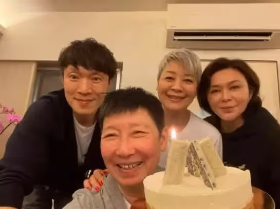 59歲關之琳近照曝光,褪去往日模樣,「香江美人」也逃不過歲月,網友:心態好最重要
