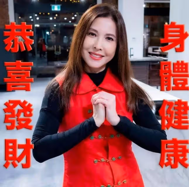 李婉華近照曝光令人大驚,51歲容貌未變依舊年輕火辣,身材不輸從前 網友:美的無處藏
