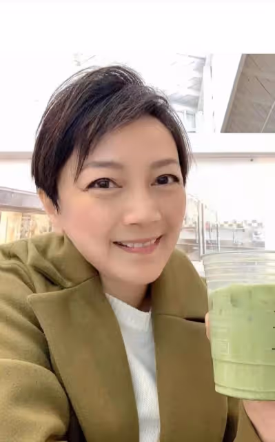 51歲前港姐冠軍曬照與21年前無變化，曾為還千萬債務抵押百萬后冠