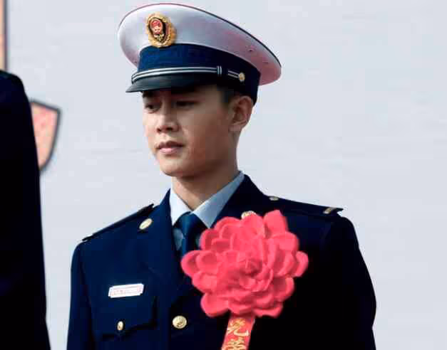 《藍焰突擊》好看嗎?壓劇三年口碑兩極化