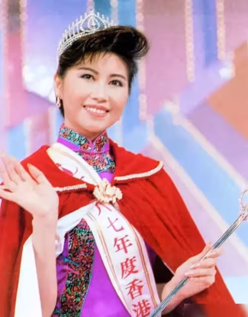 她是六福珠寶創始人!40歲「高齡產子」卻被無情拋棄 50歲帶子「三婚再嫁初戀情人」擁豪車無數
