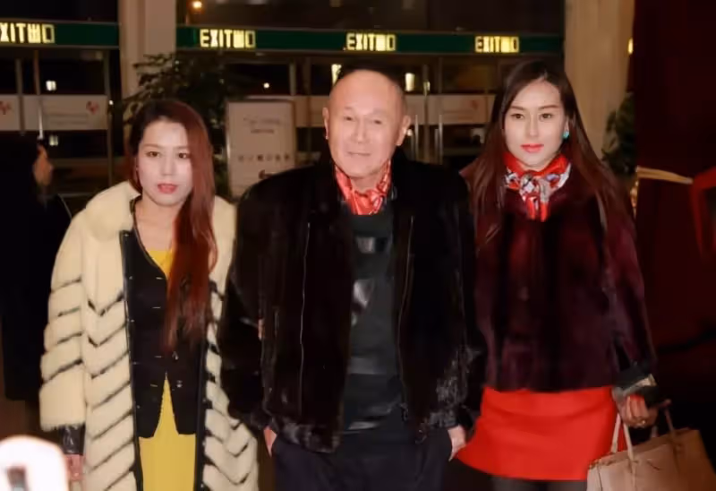 香港最大的隱形富豪,擁有7幅唐伯虎的畫,還拿十億為女兒找男友