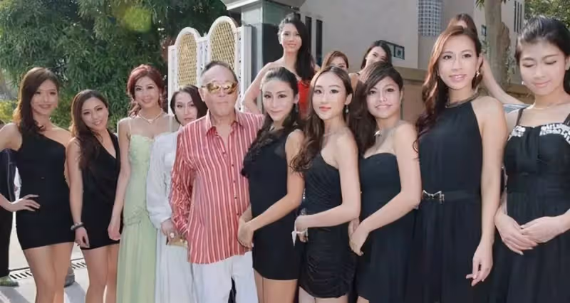 香港最大的隱形富豪,擁有7幅唐伯虎的畫,還拿十億為女兒找男友