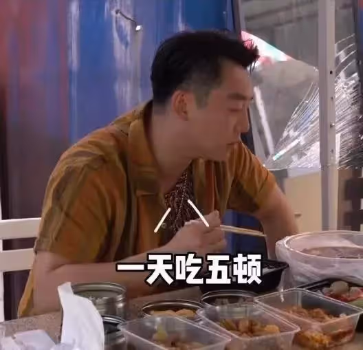 66歲任達華自曝為角色獻身!「暴曬2小時」致脫皮,鬍鬚全白皮膚黝黑,網友:敬業精神值得敬佩