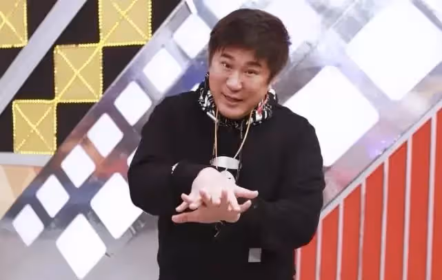 劉真去世後辛龍生活陷困境,胡瓜公開給辛龍捐款:當給孩子的學費