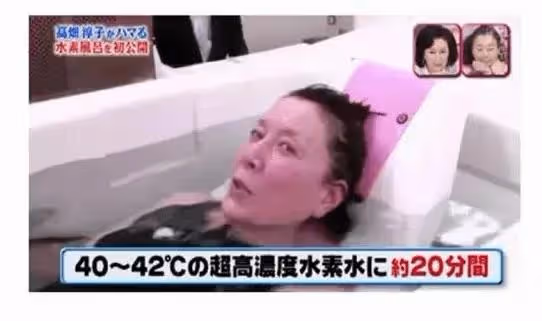 22歲男星性侵40歲服務員,男星媽媽賠償上億違約金,被罵不懂教育
