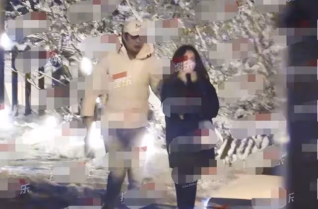 姚笛與神秘男酒吧約會,現場吞雲吐霧傾訴苦水,凌晨三點同回公寓