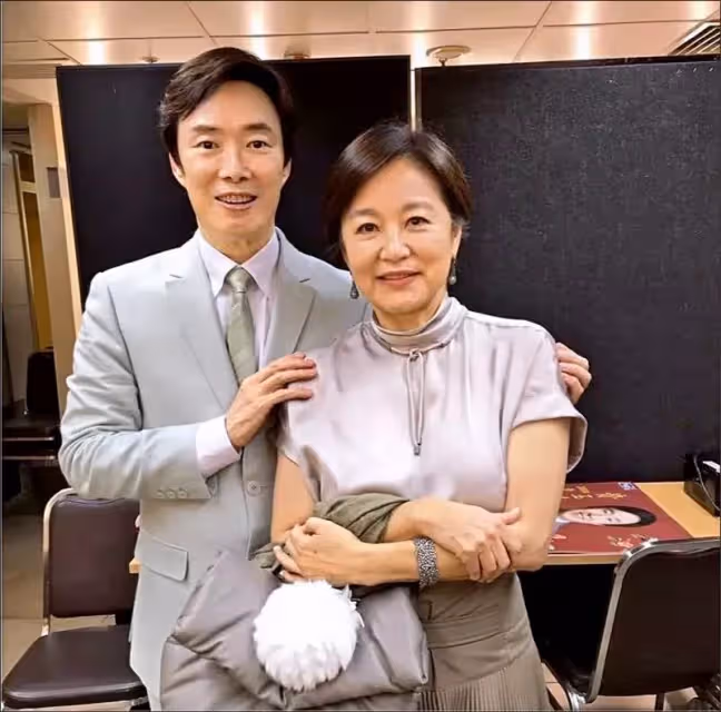 獨居百平豪宅!「小哥」費玉清養老房「像博物館」滿滿的收藏品,隱退後生活悠哉:閑雲野鶴的生活!