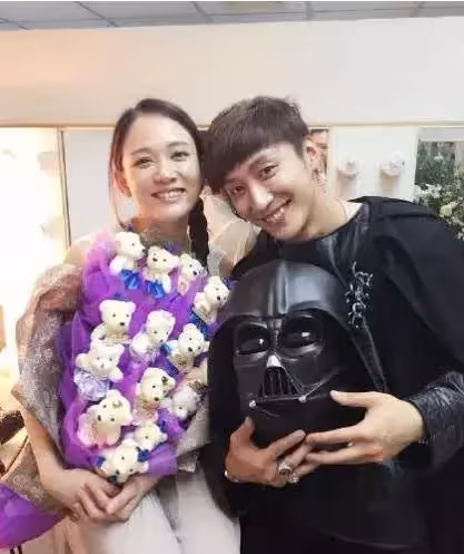 你的爸媽我來照顧!陳喬恩「痛失男星摯友4年」從沒忘過對方 低調把他家人「當自己父母孝順」惹哭全網!