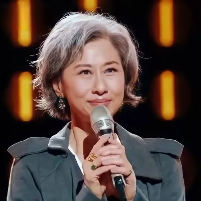滿頭白髮亮相音樂實境秀　60歲葉蒨文：享受優雅地變老