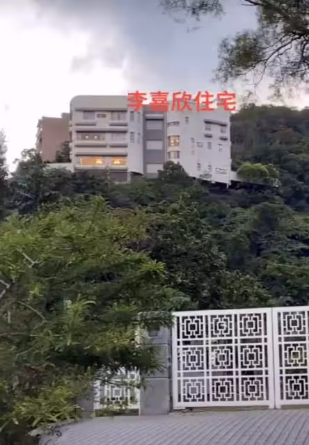 郭富城10億豪宅曝光!坐擁「游泳池」和「空中花園」超享受,內部設施應有盡有,但非「獨棟別墅」還被嘲:太普通了