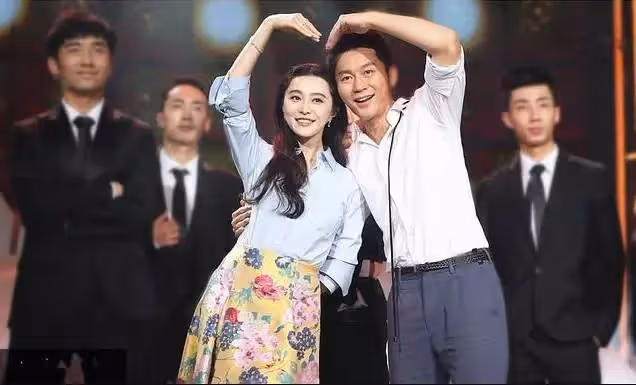 45歲林心如撞衫40歲范冰冰,只差5歲臉打針沒打針一眼看穿,網友:氣質差距可真大
