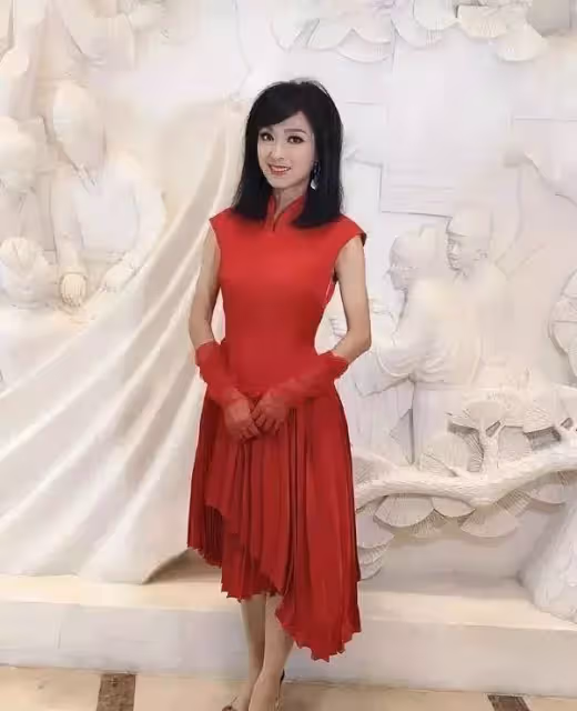 66歲米雪近照曝光,年輕時的她美得很驚豔,如今越來越有女人味:女人的美,與年齡無關
