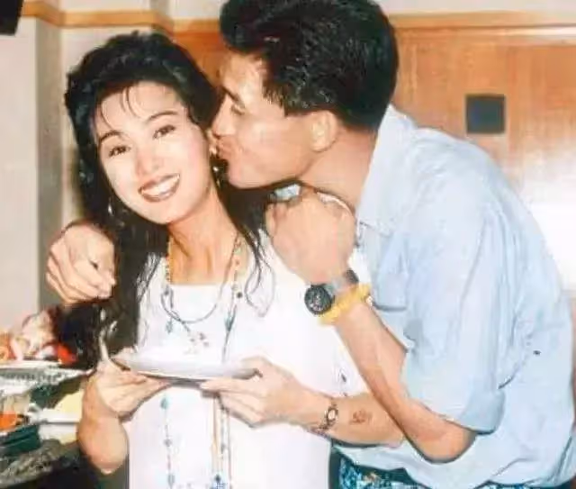 66歲米雪近照曝光,年輕時的她美得很驚豔,如今越來越有女人味:女人的美,與年齡無關