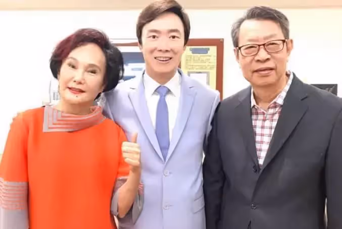婚姻無人看好!顧安生力排眾議「娶潘金蓮演員」為愛扛衰名,今婚姻40年「靠夫人救命2次」:她是我最貴重的東西