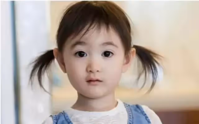 粉絲夢碎了！《爸回》李小鵬女兒奧莉顏值「斷崖式」下降「方臉塌鼻頭」被碾壓，網喊：接受不了