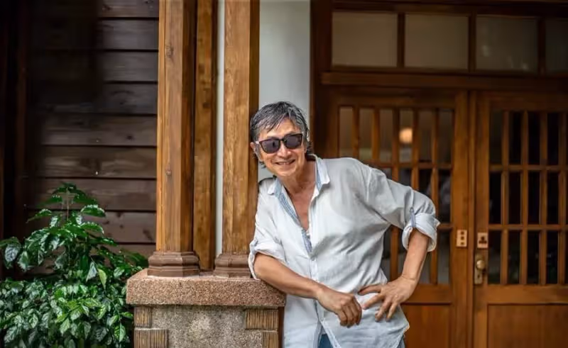 當年唱紅〈迴〉蚱蜢王子李恕權63歲了,超強背景曝光「成美國大富豪」消失多年,現如今千萬人尊重:餘生活得更精采!