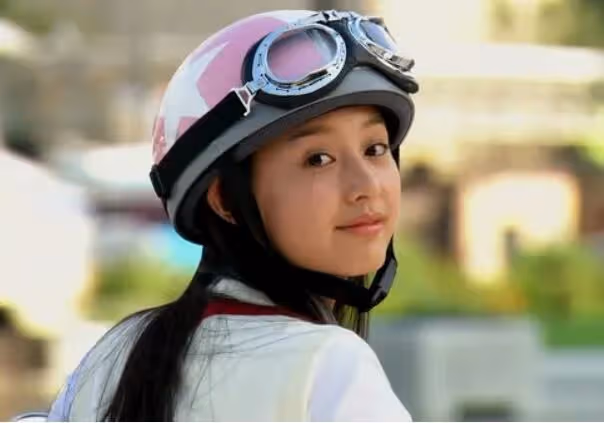 「寶藏女孩」金智媛:跑龍套當配角5年,28歲搭檔朴敘俊走紅