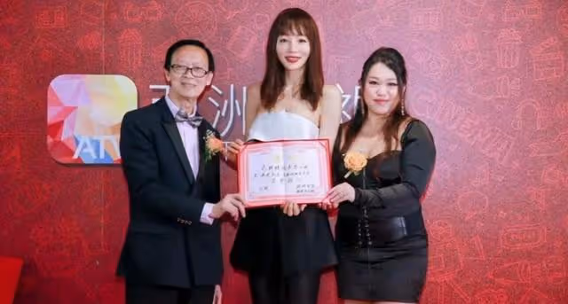 宣布改回舊名！45歲香港女星進軍內地市場，因自稱名模掀網友罵戰