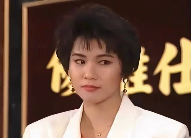 香港知名女星息影27年復出!視華晨宇為偶像,嫁富商住六千萬豪宅