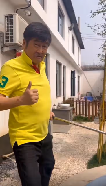67歲港星林威全家定居河北！親自打理花園生活悠閒，2層別墅曝光