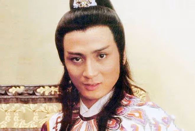 湯鎮業與哥哥做直播，澄清不是雙胞胎，湯鎮宗被問女兒湯洛雯婚期