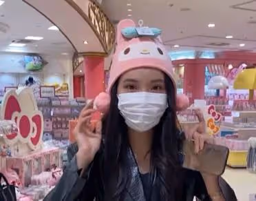 玲子reiko：豪車換著開，每頓飯都散發著金錢的味道，她是何來頭