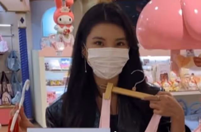 玲子reiko：豪車換著開，每頓飯都散發著金錢的味道，她是何來頭