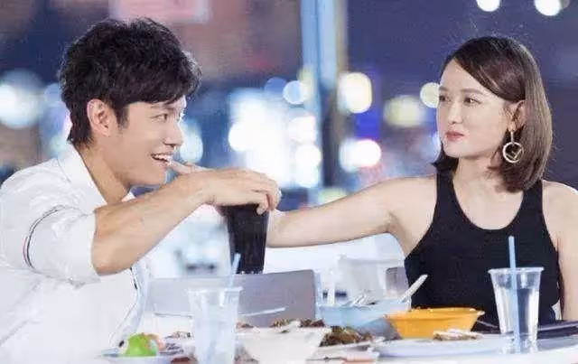 陳喬恩的膽子太大,大膽挑戰「人體彩繪」,網友:完全看不出40歲了
