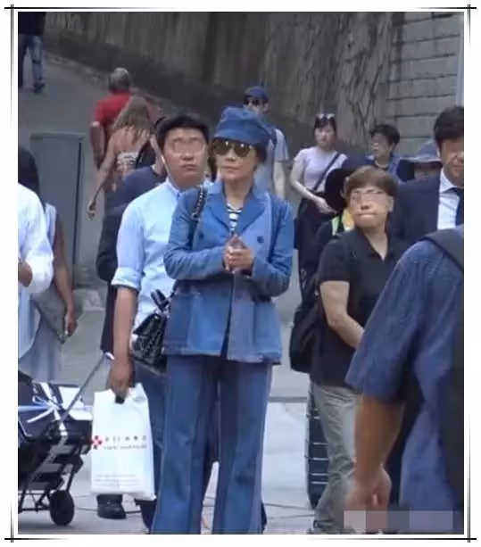 路人拍到劉嘉玲,素麵朝天臉色蒼白,網友:原來跟普通人沒區別