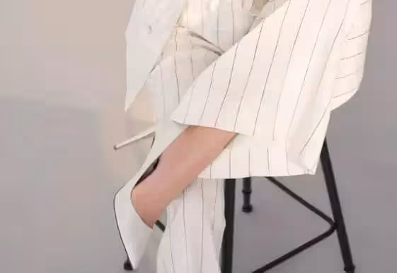 46歲林志玲曝近照！皮膚緊致身材好，凍齡逆生長宛若少女，42碼大腳最搶鏡，網友：不可思議
