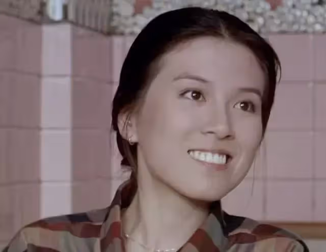 一代女神繆騫人近況曝光,曾紅極一時迷倒周潤發謝賢,63歲氣質仍出眾,與尪低調居海外:人生要學會看淡