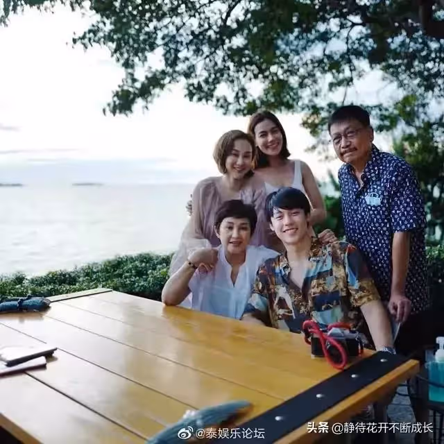 Mark瑞士向Kim求婚成功, NadechYaya同游見證