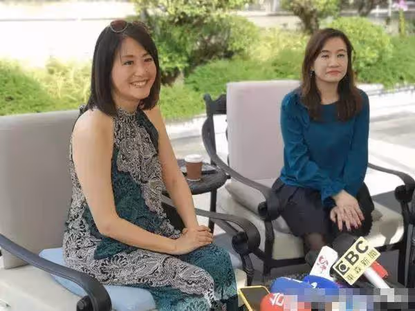 56歲女星崔麗心回娘家!攜導播夫旅居溫哥華「定期返臺陪父母」享受退休生活