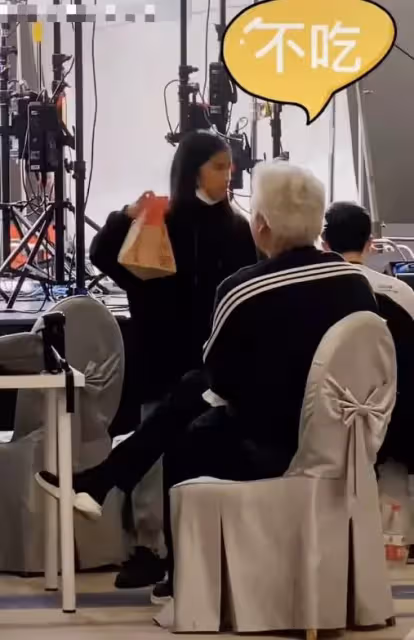 張廷12歲女兒林家菱大變臉!皮膚變白身材修長,五官立體才藝突出,曾被媒體嗆「又黑又難看」,不卑不亢細節暴露家教