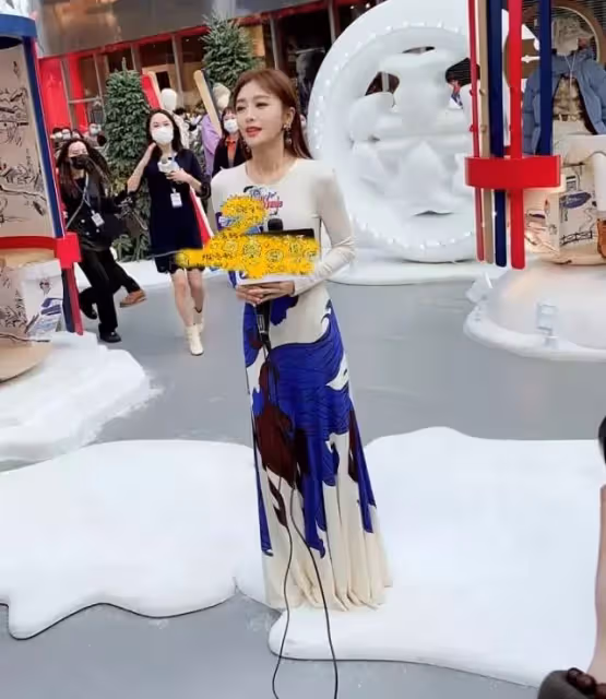何超蓮秦嵐周雨彤同台,「賭王千金」被贊臉小最美,「名媛氣質」不輸明星