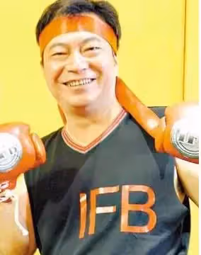 當年紅過周潤發!卻棄影當農民「後拒絕千萬片酬」 今靠種田「成億萬富翁」原因令人欽佩