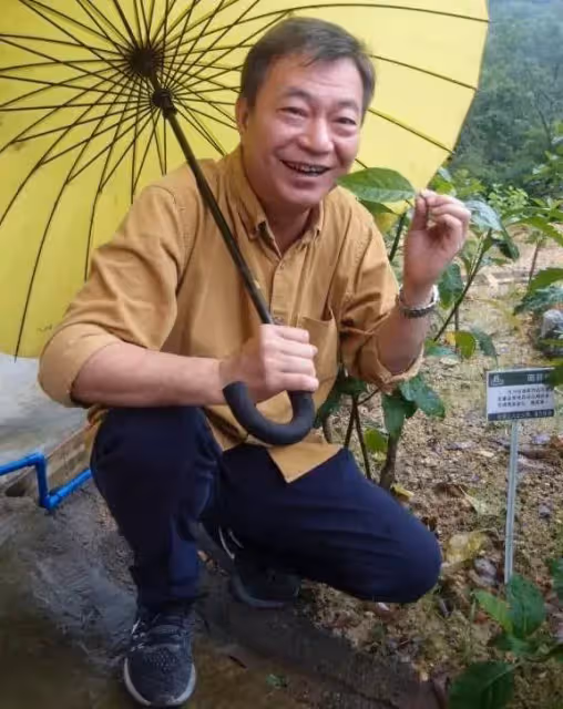 當年紅過周潤發!卻棄影當農民「後拒絕千萬片酬」 今靠種田「成億萬富翁」原因令人欽佩