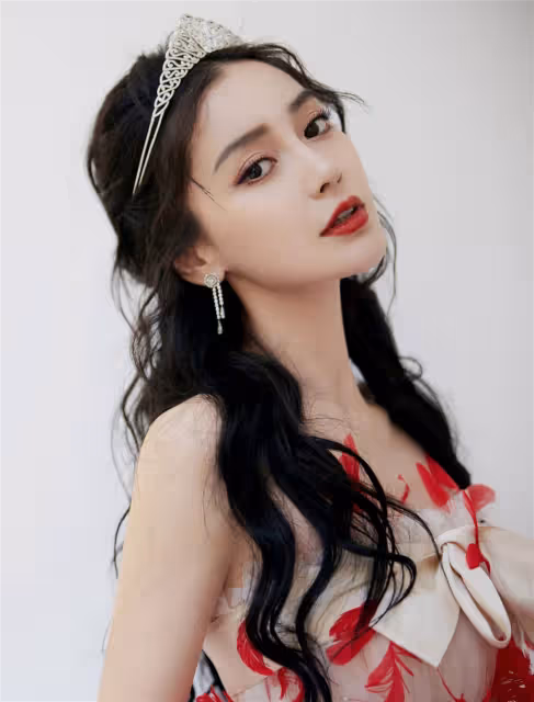 Angelababy被爆與小10歲林一約會　網咖老闆出面幫澄清