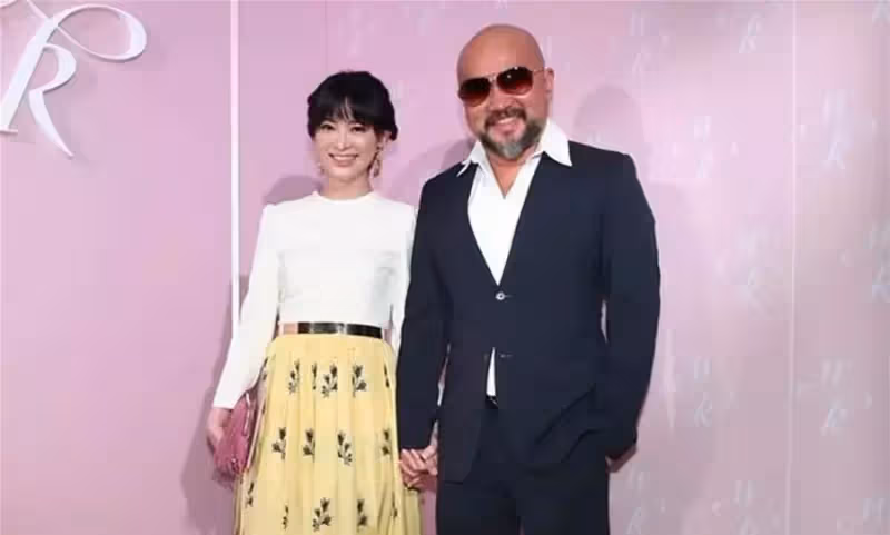 辛龍走出劉真離世陰影,最新發文帶來12個字,帶女兒開始全新的生活