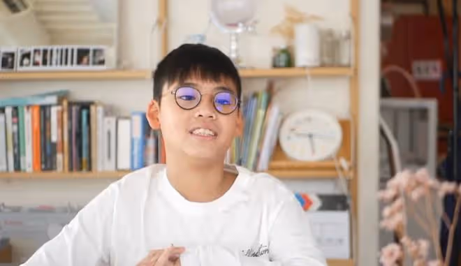 李嘉欣母子罕同框，11歲兒子太像爸，被曝成年後能一次性領取財產