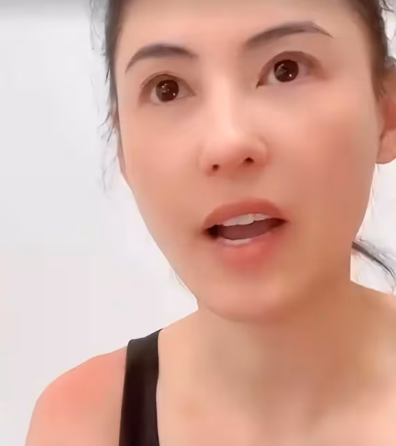 41歲張柏芝近照爆光!香港居家好悠閑,一邊帶娃一邊分享美白護膚的經驗~