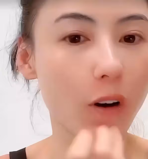 41歲張柏芝近照爆光!香港居家好悠閑,一邊帶娃一邊分享美白護膚的經驗~