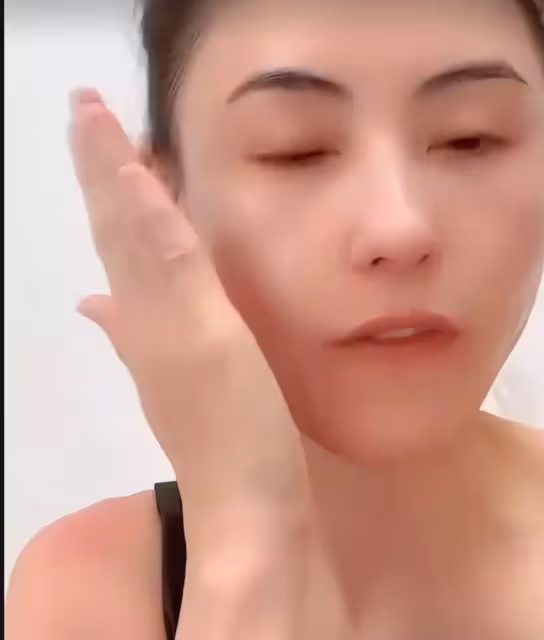 41歲張柏芝近照爆光!香港居家好悠閑,一邊帶娃一邊分享美白護膚的經驗~