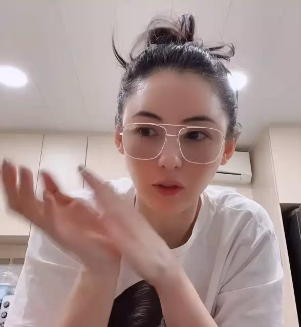 41歲張柏芝近照爆光!香港居家好悠閑,一邊帶娃一邊分享美白護膚的經驗~