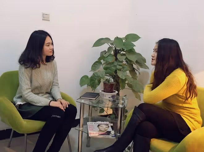 女大學生自以為找了有錢人，結果被告知男人有性病，她有點慌了！