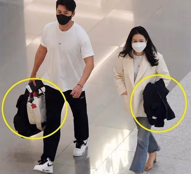 幫老婆拿包,玄彬、孫藝珍兩口子外出度蜜月被網友偶遇!