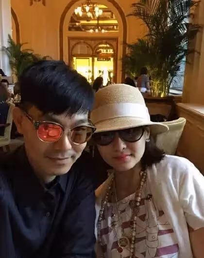 同樣是過億媳婦,陳德容生活和趙薇生活,網友:差距不是一般大!